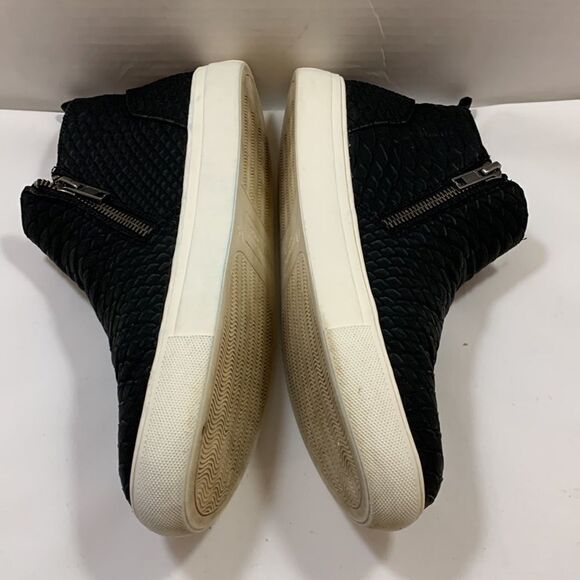 Coconuts by Matisse Size 6.5 black booties - Picture 3 of 9